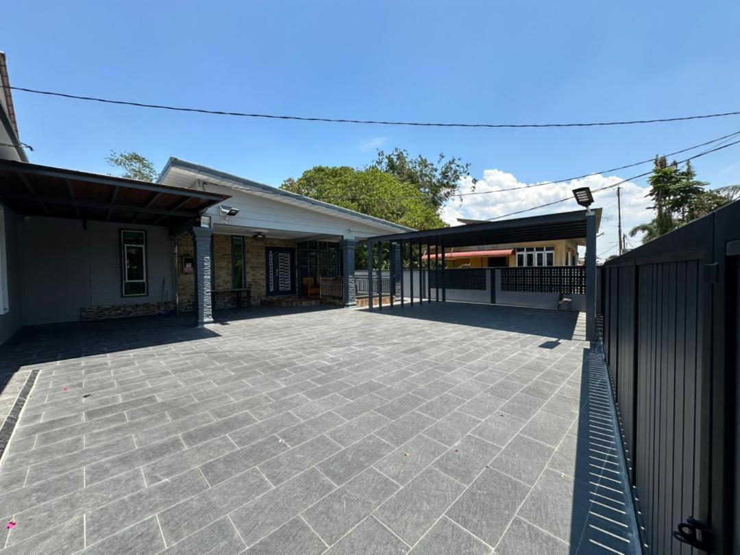 Rayyan Ashraf Homestay Kota Bharu Exterior photo