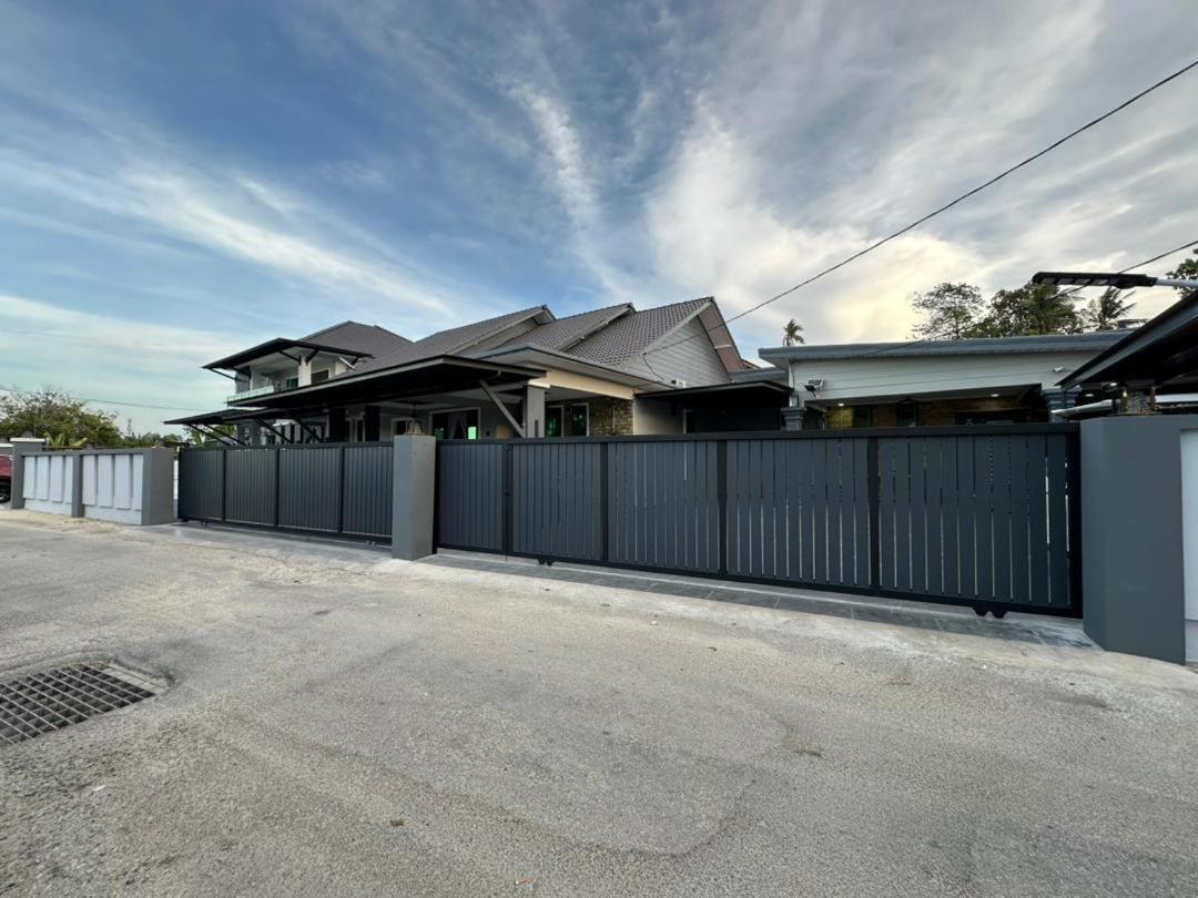 Rayyan Ashraf Homestay Kota Bharu Exterior photo